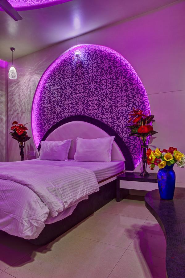 Hotel New Holiday Plaza 나식 외부 사진